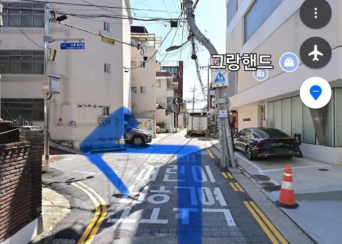 Hongdae 4min Walkㅣ1st Floorㅣ6peopleㅣ3 Queen Beds 公寓